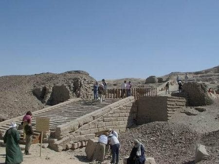 Kom el-Ahmar, yacimientos arqueológicos, hieracómpolis