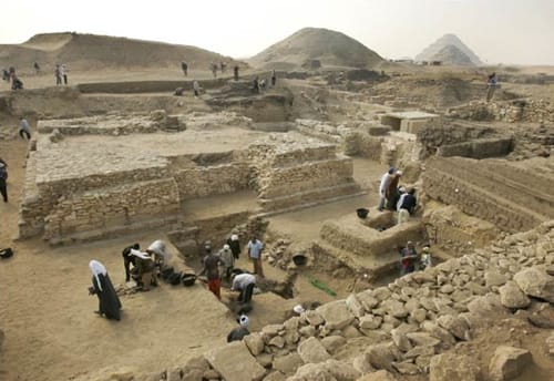 La piramide de Sesheshet, en Sakkara