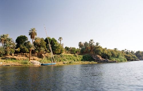 La isla Elefantina sobre el rio Nilo