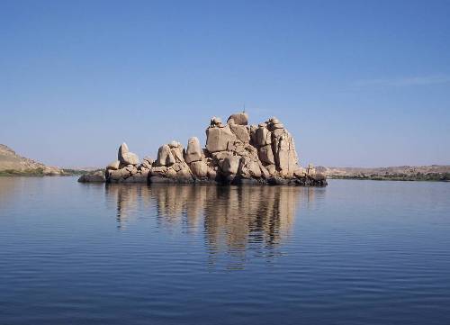 El lago Nasser, reclamo turístico de Asuán El lago Nasser, reclamo turístico de Asuán